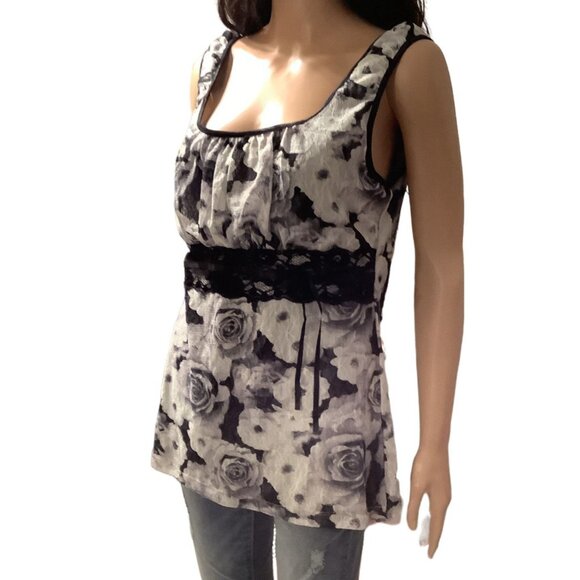 (6 for $25) Maurices Sleeveless Babydoll‎ Top in Monochrome Floral Print - Large - Picture 2 of 4